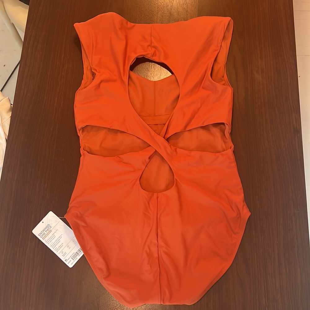 NWT Athleta Entwinded - Picture 3 of 4